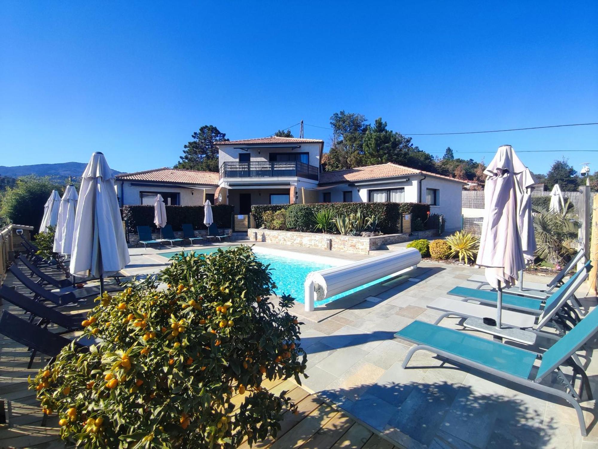 Cote Et Mer - Appartement Haut Standing Dans Villa Avec Piscine Et Vue Mer Taglio-Isolaccio エクステリア 写真